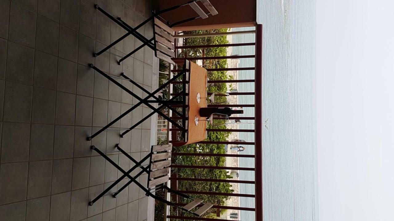 Ferienwohnung Loft Baia Di Giardini Exterior foto