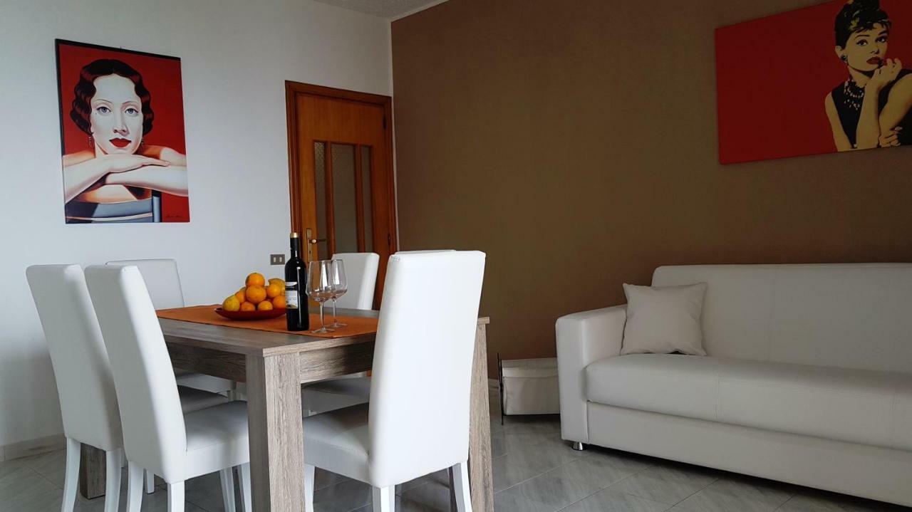 Ferienwohnung Loft Baia Di Giardini Exterior foto