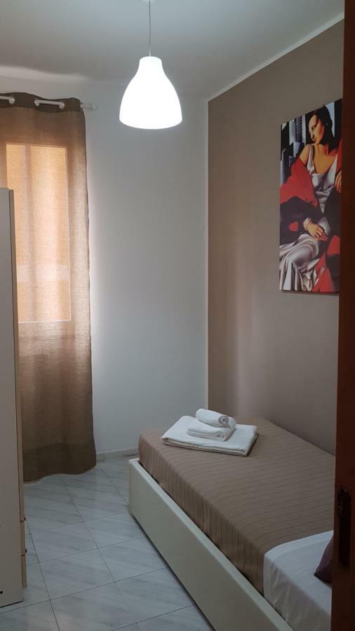 Ferienwohnung Loft Baia Di Giardini Exterior foto