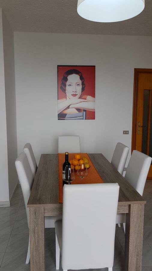 Ferienwohnung Loft Baia Di Giardini Exterior foto